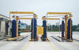 巴士、公交車用電腦洗車機(jī)，采用電腦控制，自動(dòng)化程度高