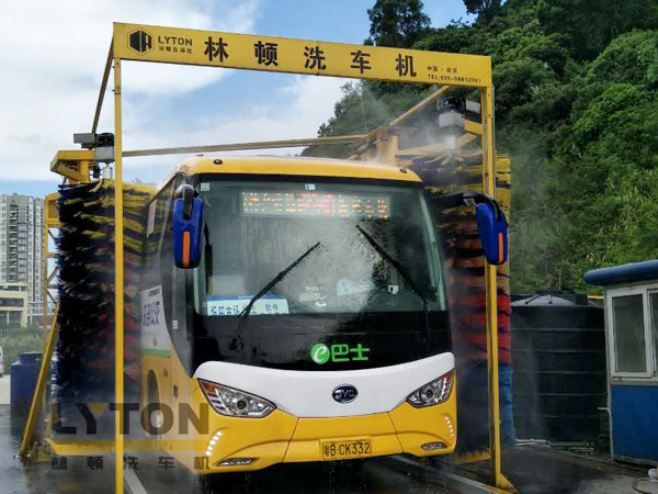 “讓出行更美好”東部公交EBUS選擇林頓大型通道式全自動(dòng)大巴洗車(chē)機(jī)
