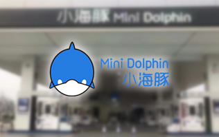 三十年煉化經(jīng)驗(yàn),高清潔定制油品！小海豚Mini Dolphin油站選擇lyton龍門往復(fù)式全自動(dòng)洗車機(jī)
