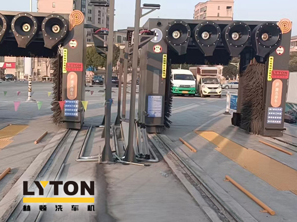 環(huán)保節(jié)水效率高！兩臺林頓龍門往復式全自動洗車機即將竣工！