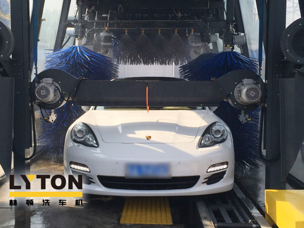 高效快捷，安全可靠！林頓FX11電腦洗車機高端車型清洗！