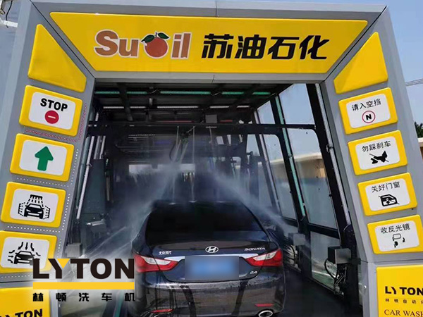 疫情時期，為減少人員接觸，加油站“無接觸”智能全自動洗車機(jī)服務(wù)受車主青咪