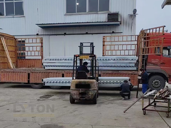 南京林頓全自動洗車機(jī)冬日再迎發(fā)貨潮！